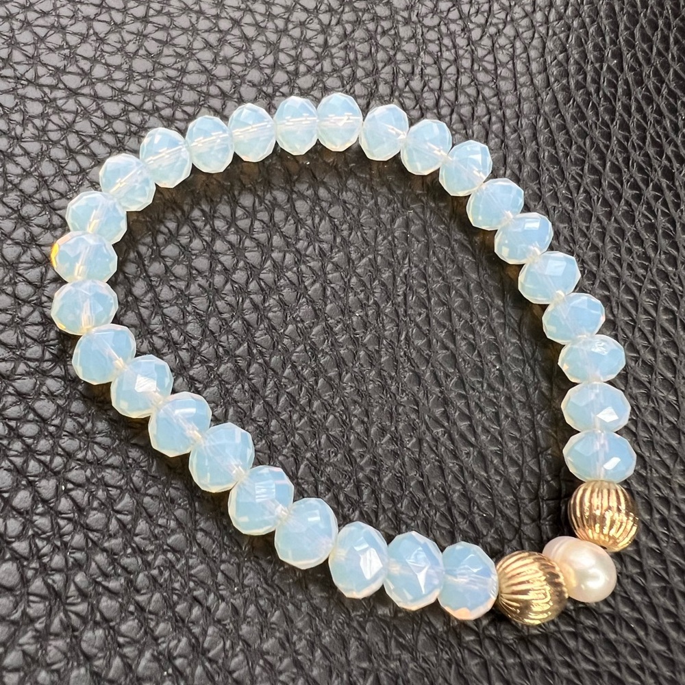 Vintage Pearlescent Faceted Glass Gold & Pearl Beaded Stretch Bracelet 7" - Picture 6 of 7